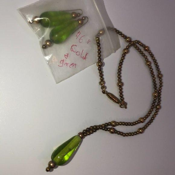 16" Gold and Green Necklace and Earring Set - Picture 4 of 4